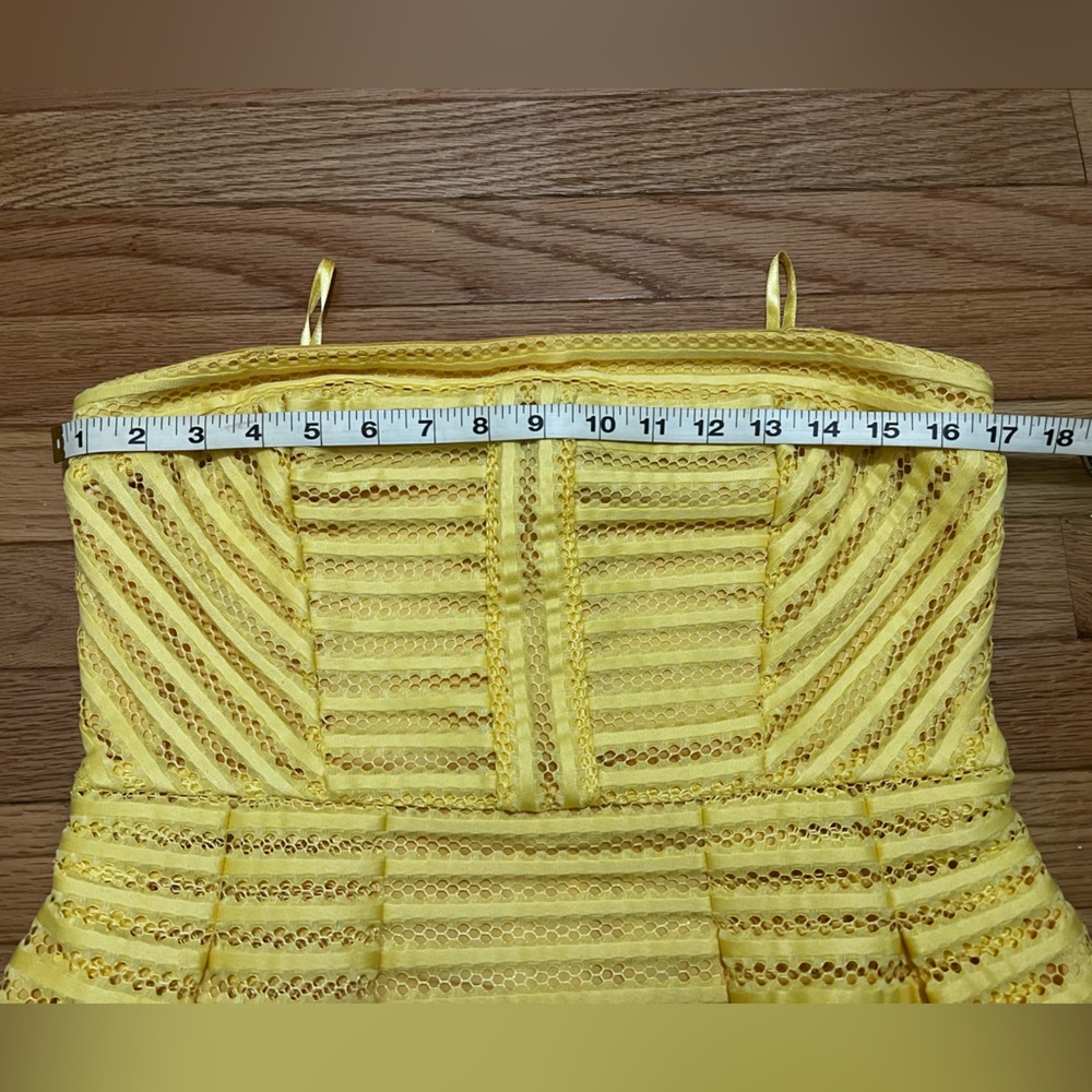 NYC Eva Mendes strapless summer dress Yellow with floral pattern. Size 8 - Picture 9 of 9